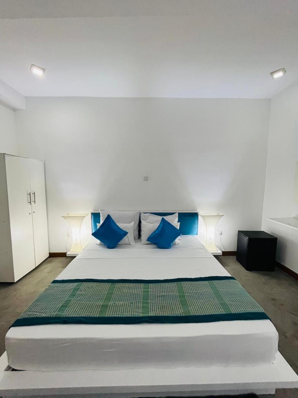 Sunset Sands Hikkaduwa Zimmer foto